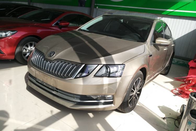 Used Skoda Octavia 2019 TSI230 DSG Smart & Comfort Edition China VI Standard

