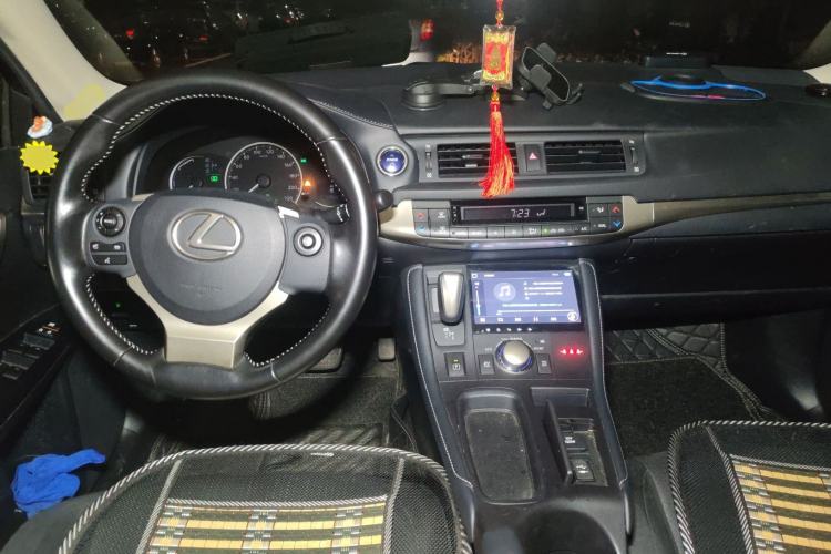 Used Lexus CT 2017 CT200h Elite Edition Monotone China VI Center Console