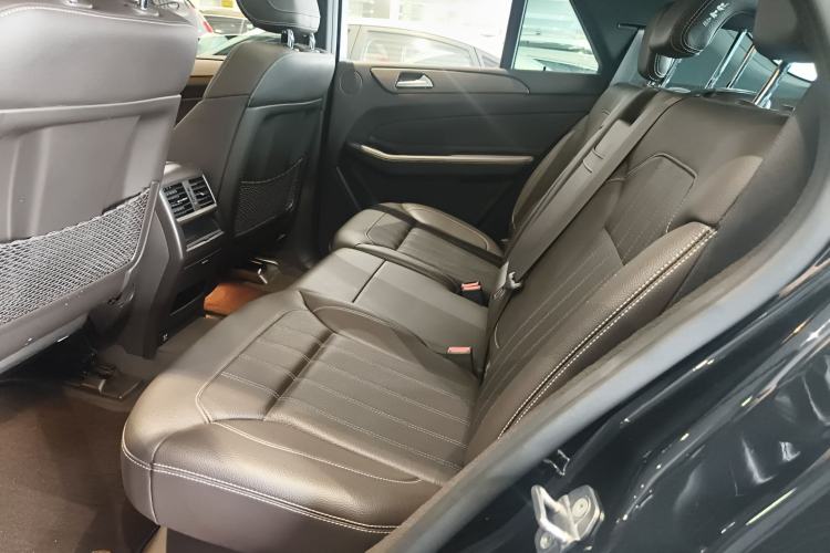 Used Mercedes-Benz GLE 2018 GLE 320 4MATIC Luxury Collection Edition Left Rear Seat