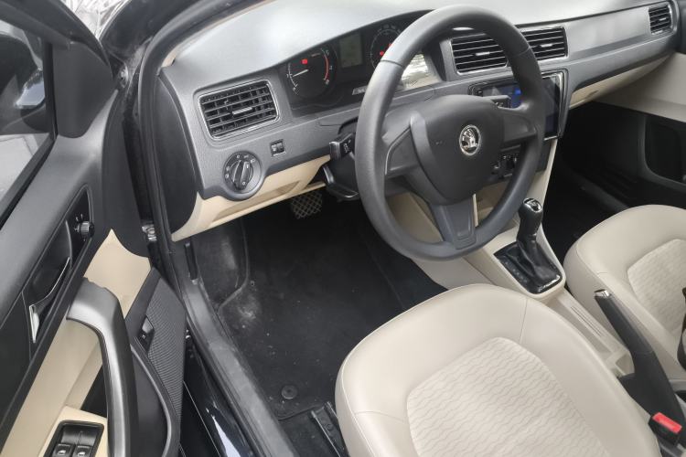 Used Skoda Rapid 2013 1.6L Automatic Smart Selection Model