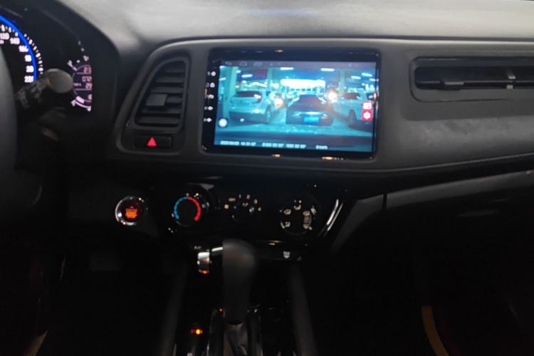 Used Honda Vezel 2020 1.5L CVT Elite Edition Interior 4