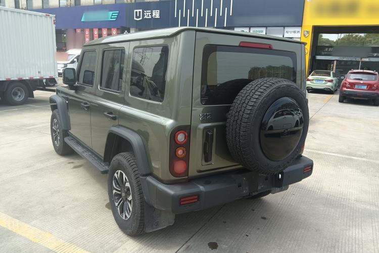 Used 212 T01 2024 2.0T Explorer Exterior 2