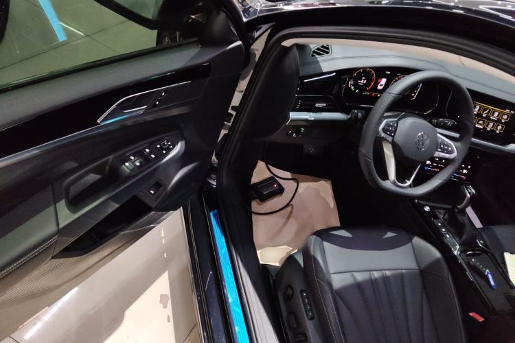 Used Volkswagen Passat 2025 Premium Version 380TSI Dragon Edition
