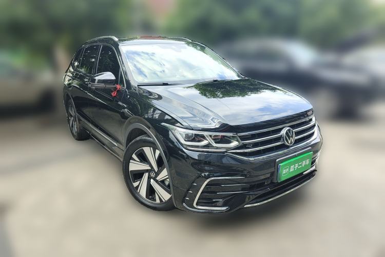 Used Volkswagen Tiguan L 2023 Restyled 330TSI Automatic Two-Wheel Drive R-Line Flagship Edition Front Right 45 Deg