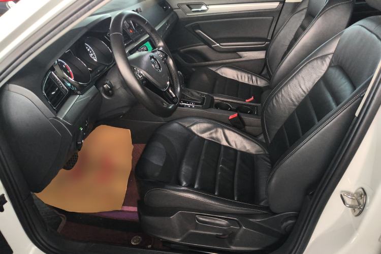 Used Volkswagen Lamando 2015 280TSI DSG Comfort Edition Left Front Seat