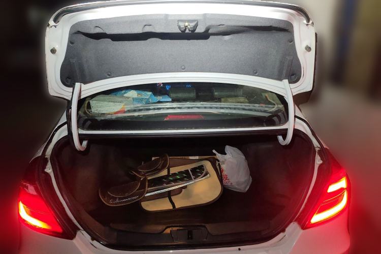 Used Geely Auto Emgrand 2017 Sedan Million Edition 1.3T Manual Top-Grade Version
