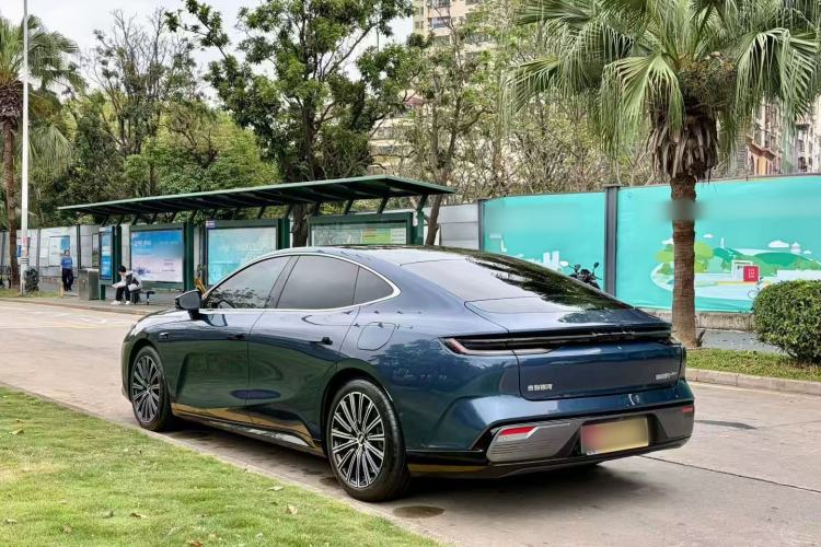 Used Geely Galaxy 8 2025 130km EM-P Starship Edition Exterior 2