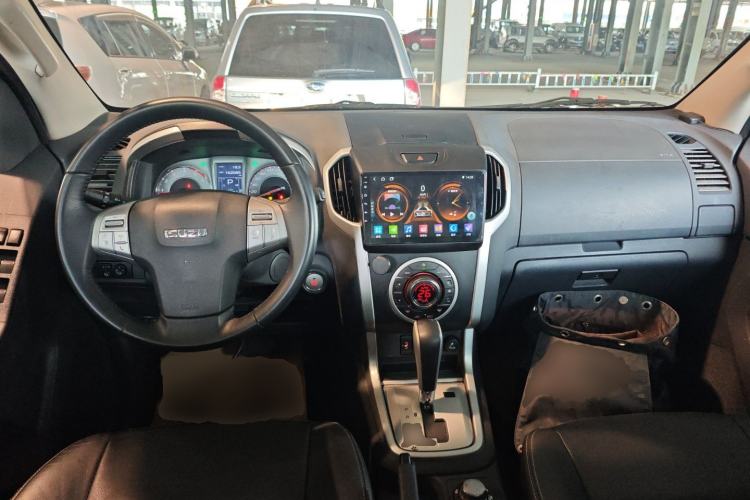 Used Isuzu mu-X 2015 3.0T 4x4 Automatic Luxury 7-Seater