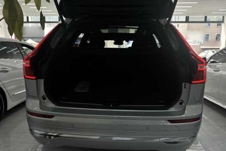 Used Volvo XC60 2023 B5 4x4 Smart Luxury Edition