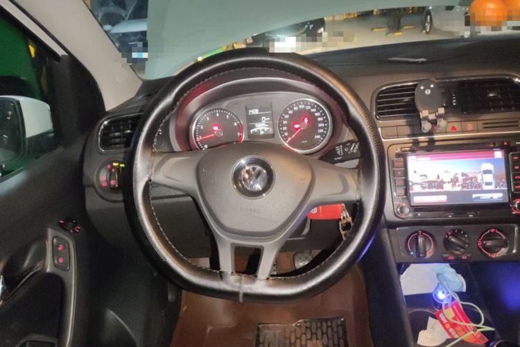 Used Volkswagen Polo 2014 1.4L Manual Comfort Edition
