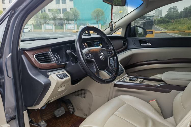 Used Buick GL8 2018 28T Luxury Model China VI Standard
