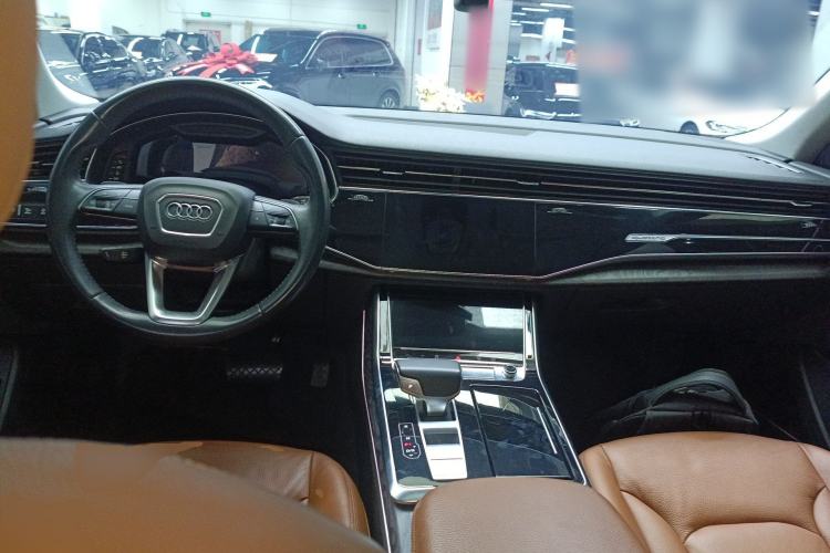 Used Audi Q8 2019 45 TFSI Prestige Dynamic Edition Center Console