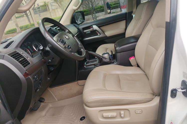 Used Toyota Land Cruiser 2010 4.0L Automatic VX Left Front Seat