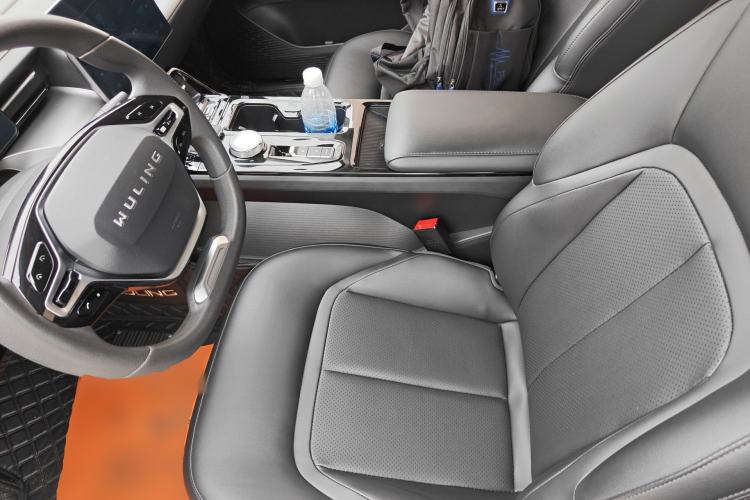 Used Wuling E5 2024 410 km Standard Version Left Front Seat