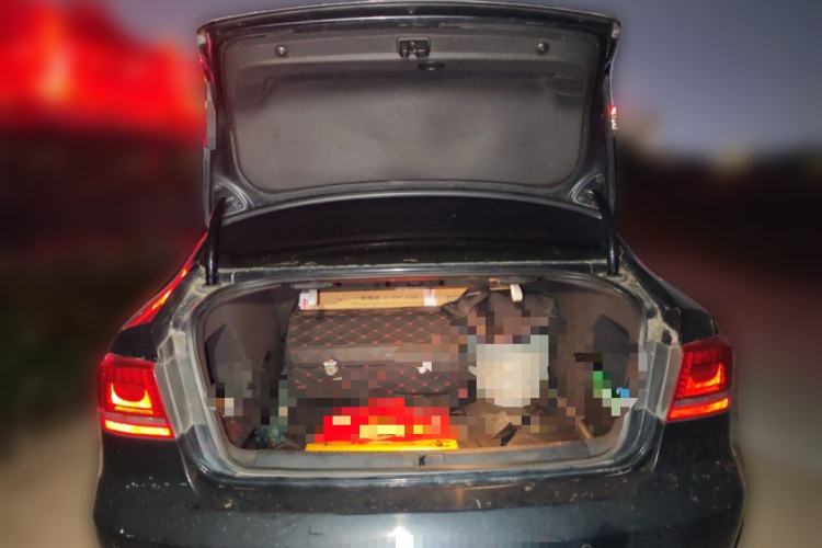 Used Volkswagen Magotan 2013 1.8TSI Luxury Model Trunk