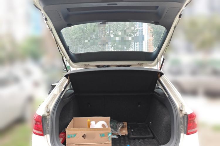 Used Volkswagen Gran Lavida 2013 1.6L Automatic Comfort Model Trunk