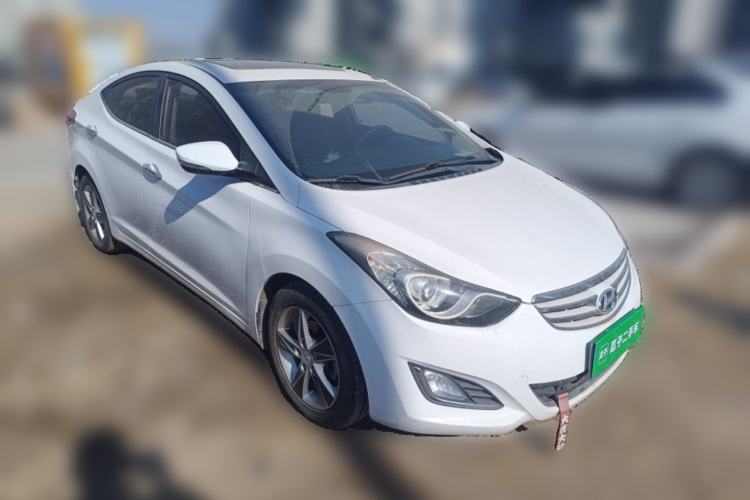 Used Hyundai Elantra (5th Generation / Langdong) 2012 1.6L Manual Leading Model Front Right 45 Deg