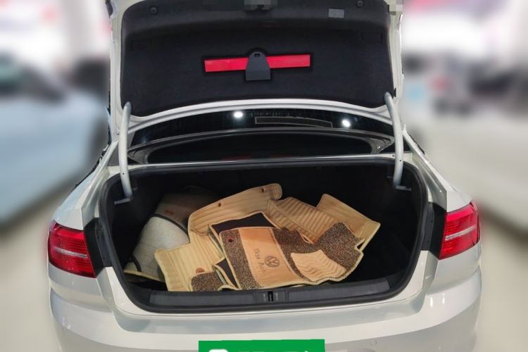 Used Volkswagen Magotan 2017 280TSI DSG Comfort Model Trunk