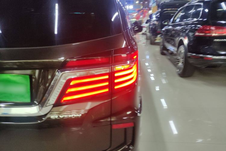 Used Honda Elysion 2016 2.4L Style Edition
