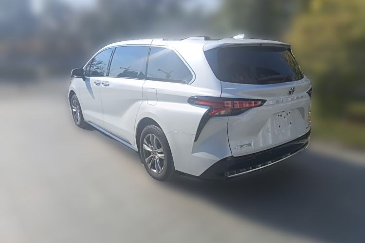 Used Toyota Sienna 2026 Model 2.5L Dual-Engine Four-Wheel-Drive Premium Edition