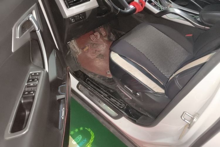 Used Geely Auto Emgrand X7 Sport 2016 1.8TD Automatic ZhiZun Version