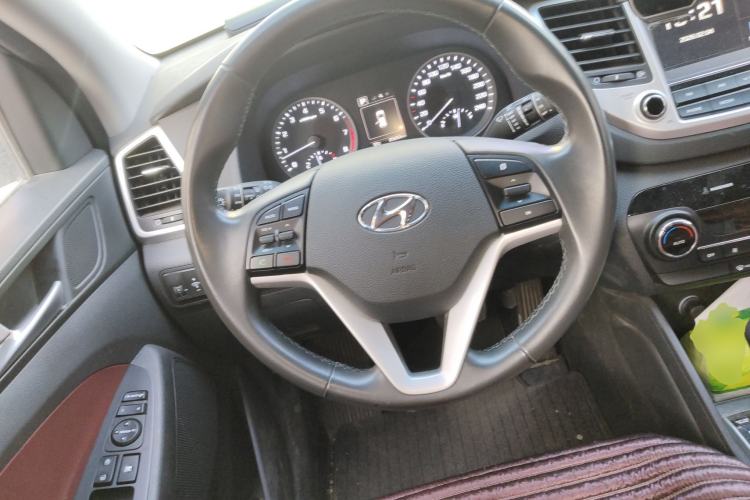 Used Hyundai Tucson 2015 1.6T Dual-Clutch Two-Wheel-Drive Leading Model
