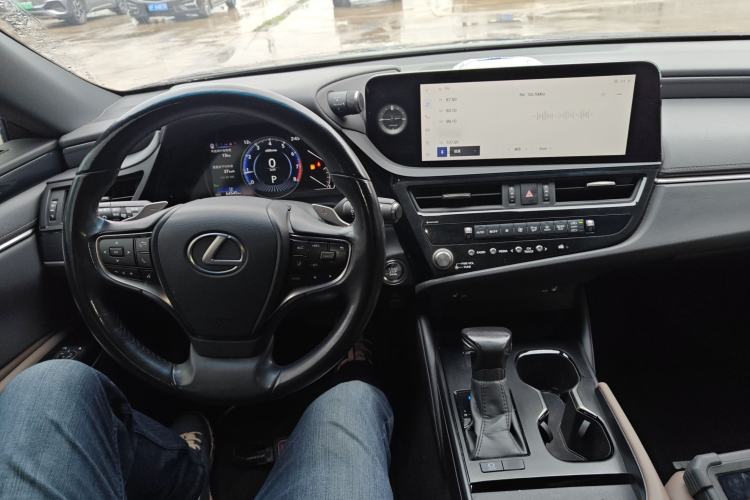 Used Lexus ES 2022 200 Excellence Edition
