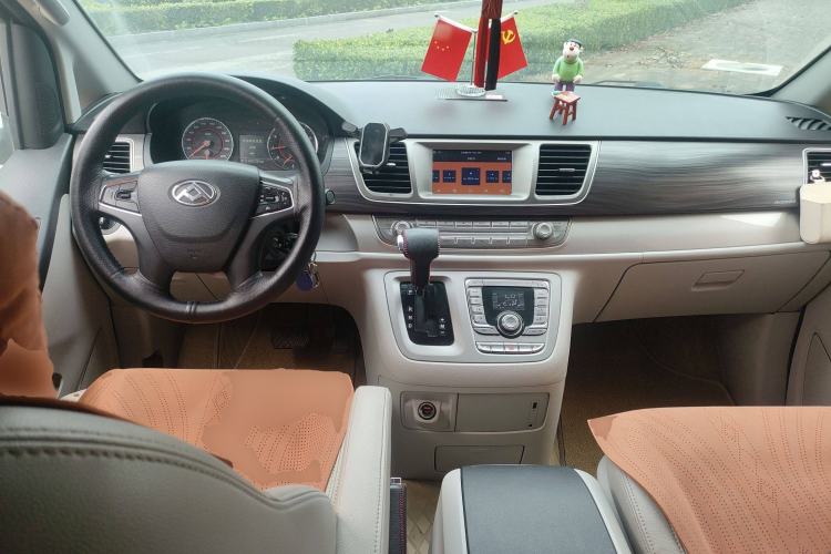 Used SAIC MAXUS G10 2019 PLUS 2.0T Automatic Elite Edition China V Standard Center Console