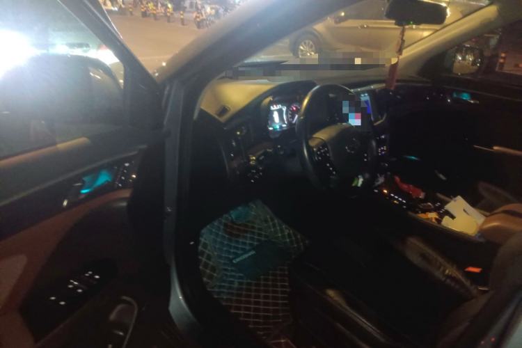 Used GAC Trumpchi GS8 2017 320T Two-Wheel Drive Luxury Smart Connectivity Version (7 Seats)