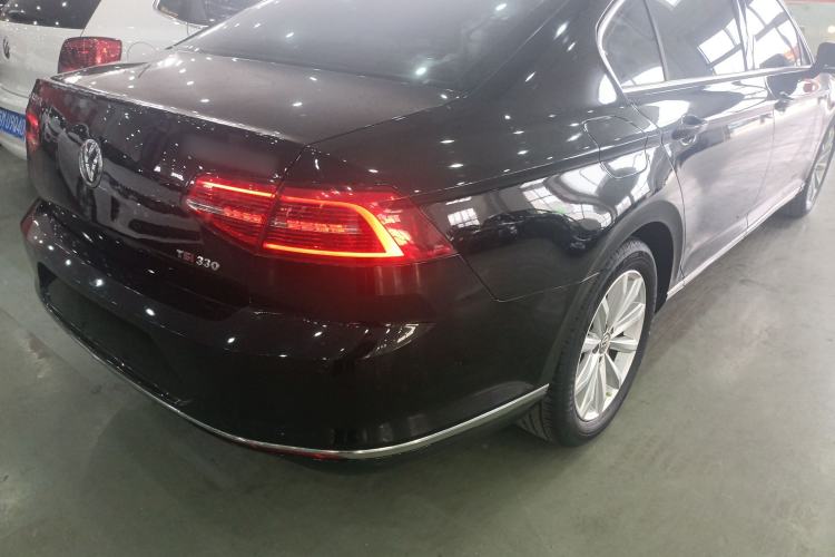 Used Volkswagen Magotan 2018 330TSI DSG Advanced Model Exterior 3