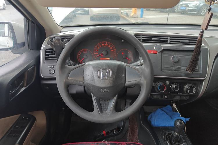Used Honda City 2015 1.5L manual Comfort version