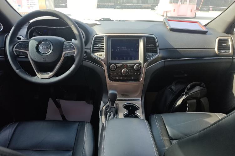 Used Jeep Grand Cherokee 2016 3.0L Comfort Navigation Edition
