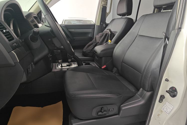 Used Mitsubishi Pajero 2016 3.0L Automatic Luxury Version China V Standard