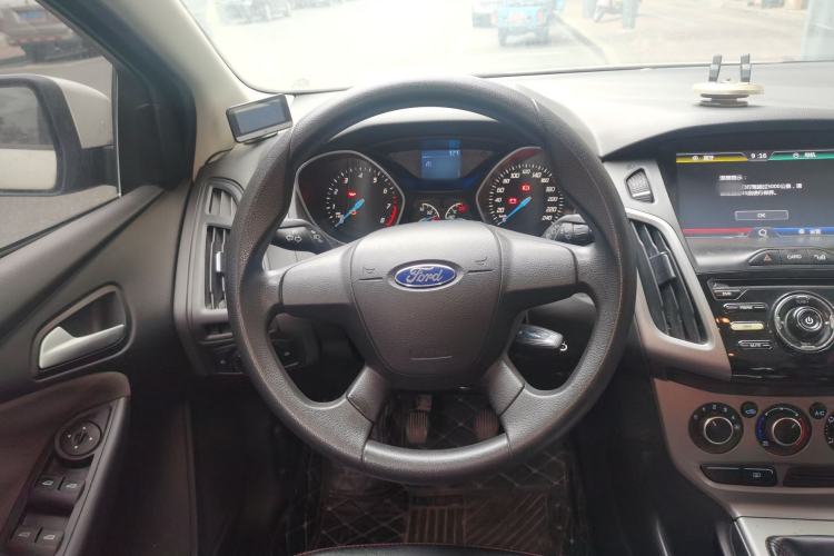Used Ford Focus 2012 Sedan 1.6L Manual Comfort Model
