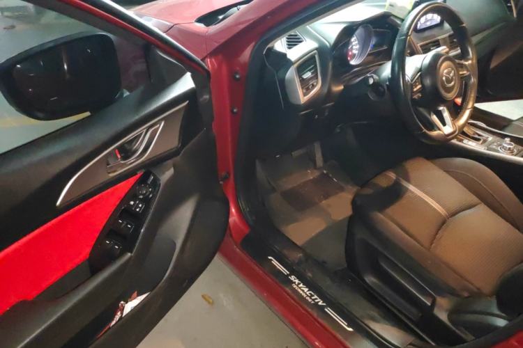 Used Mazda 3 Axela 2017 Hatchback 2.0L Automatic Luxury Model Emission Standard China V Driver Seat