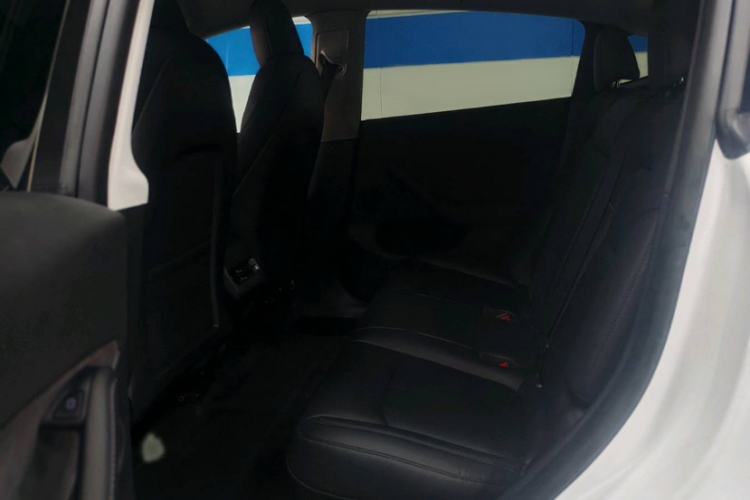 Used Tesla Model Y 2022 Long-Range All-Wheel-Drive Version
