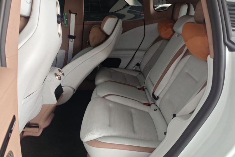 Used Avatr 07 2024 Max Extended-Range Edition Left Rear Seat