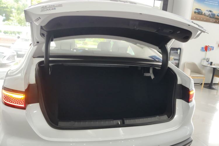 Used BYD Seal 05 DM-i 2025 DM-i Intelligent Drive 120KM Flagship Model Trunk