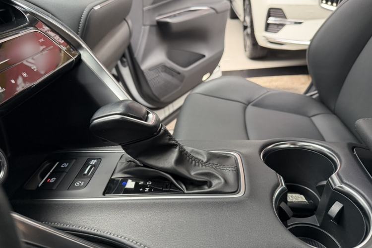 Used Toyota Venza 2023 2.0L CVT Two-Wheel Drive Luxury Edition
