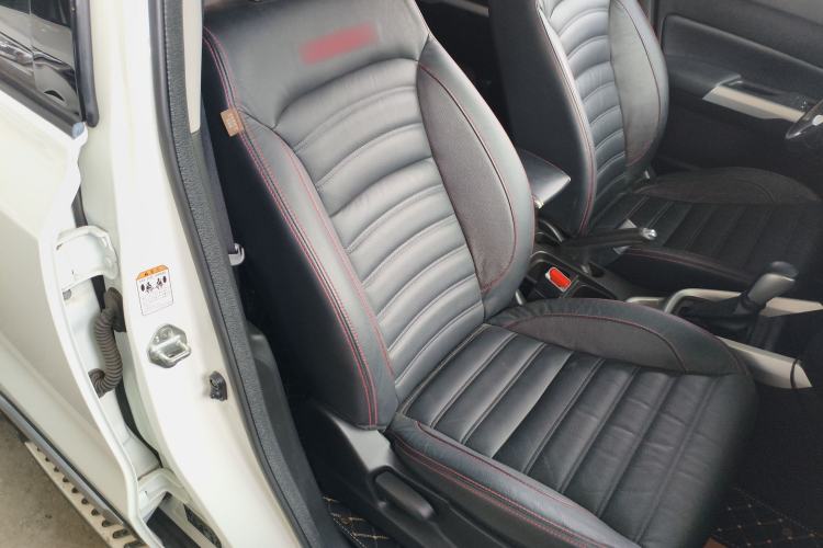 Used Suzuki Vitara 2016 1.4T Automatic Two-Wheel Drive Luxury Version Right Front Seat