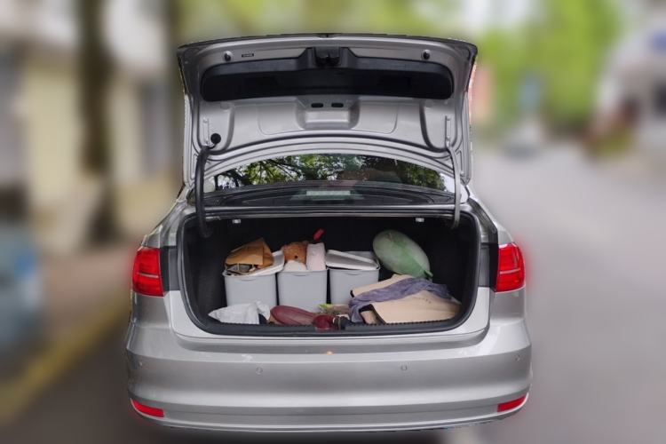 Used Volkswagen Sagitar 2015 1.6L Manual Comfort Model Trunk