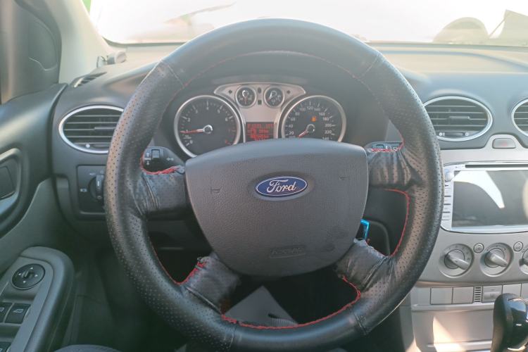 Used Ford Focus 2013 Hatchback Classic 1.8L Automatic Base Model
