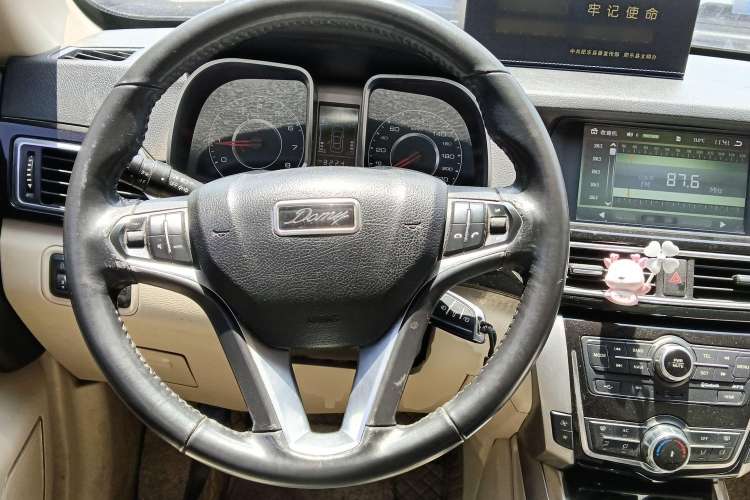 Used Zotye Domy X5 2017 Upgraded Model 1.5T Manual Luxury Version