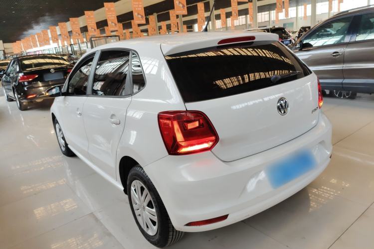 Used Volkswagen Polo 2016 1.4L Manual Fashion Model Exterior 2