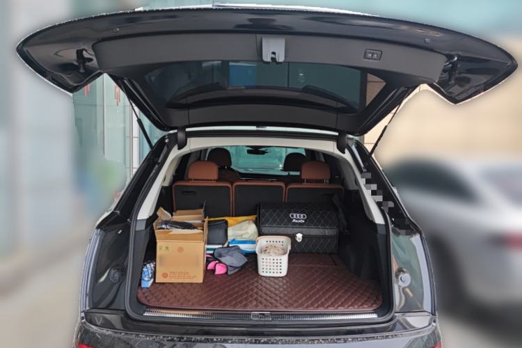 Used Audi Q7 2021 55 TFSI quattro S line Sport model
