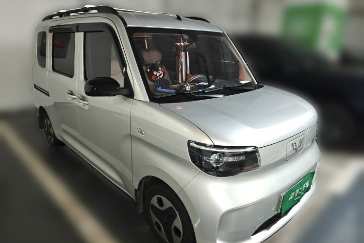 Used Wuling Zhiguang New Energy 2025 Comfort Model Front Right 45 Deg