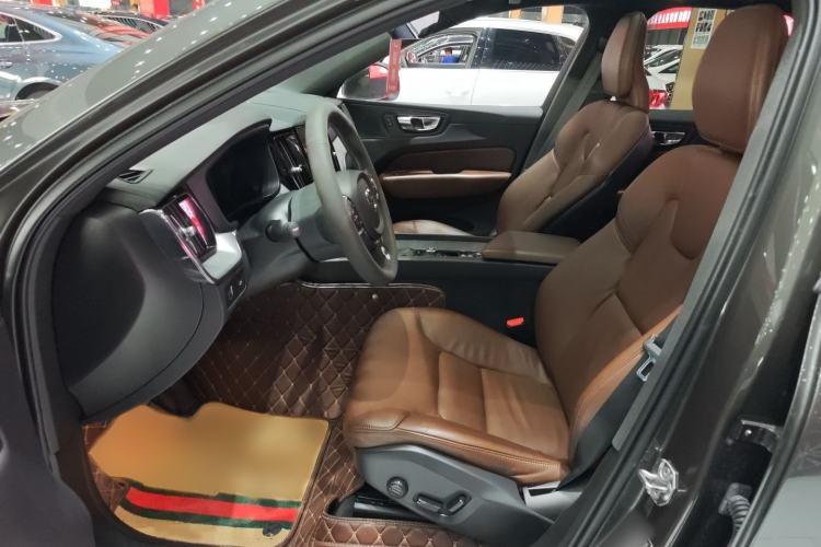 Used Volvo XC60 2021 T5 4x4 Smart Luxury Edition