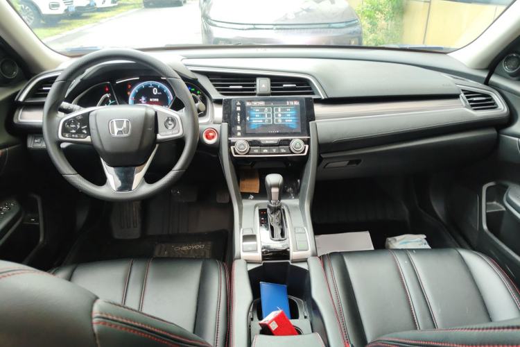 Used Honda Civic 2019 220TURBO CVT Dynamic Edition China VI Center Console