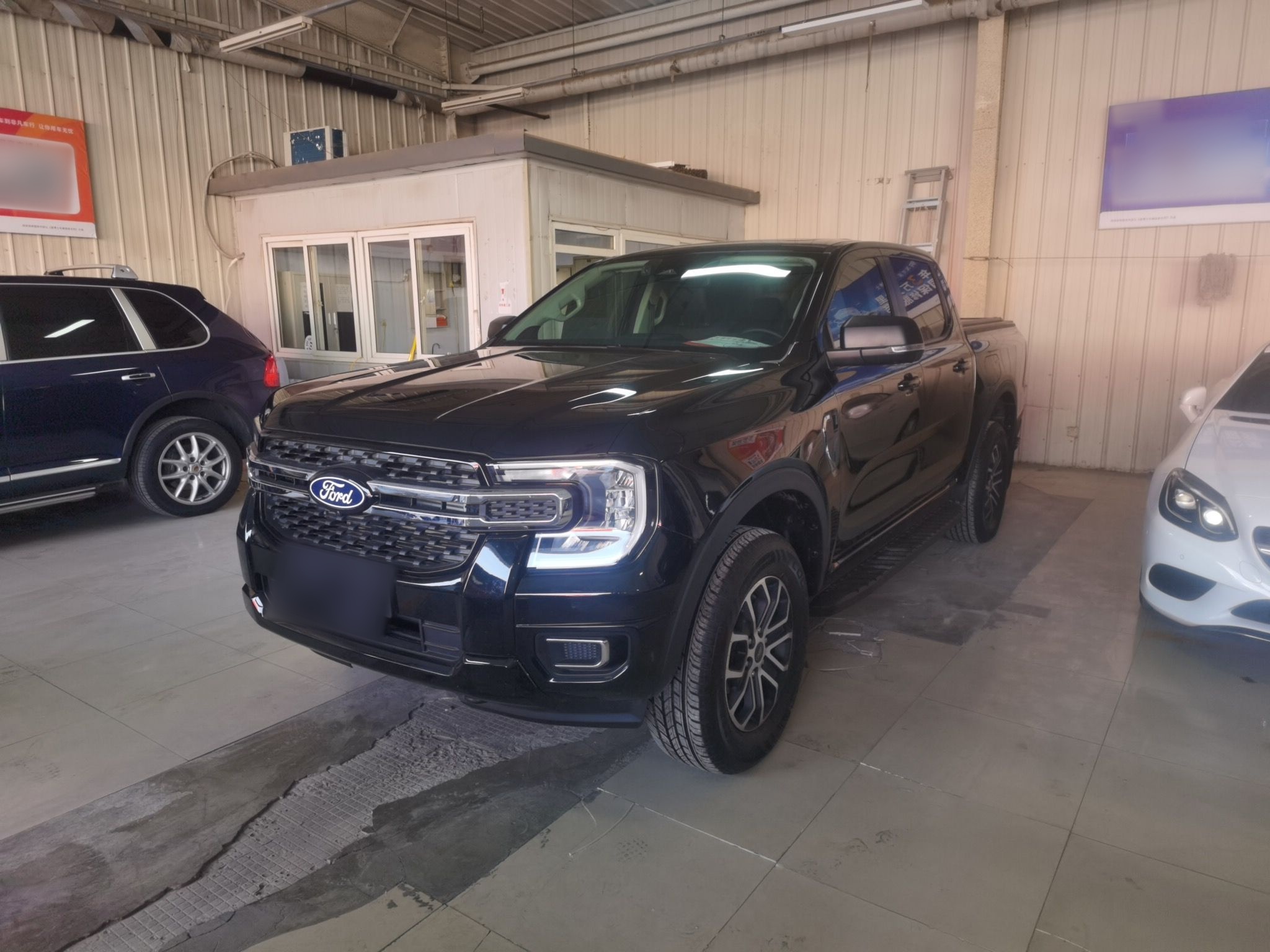 Под передней частью автомобиля