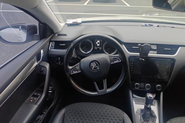Used Skoda Octavia 2018 Station Wagon TSI230 DSG Luxury Edition
